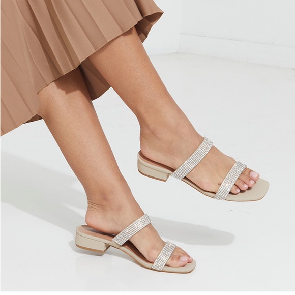 Call it Spring Asiennaa Embellished Sandal Size 9 - Picture 1 of 6